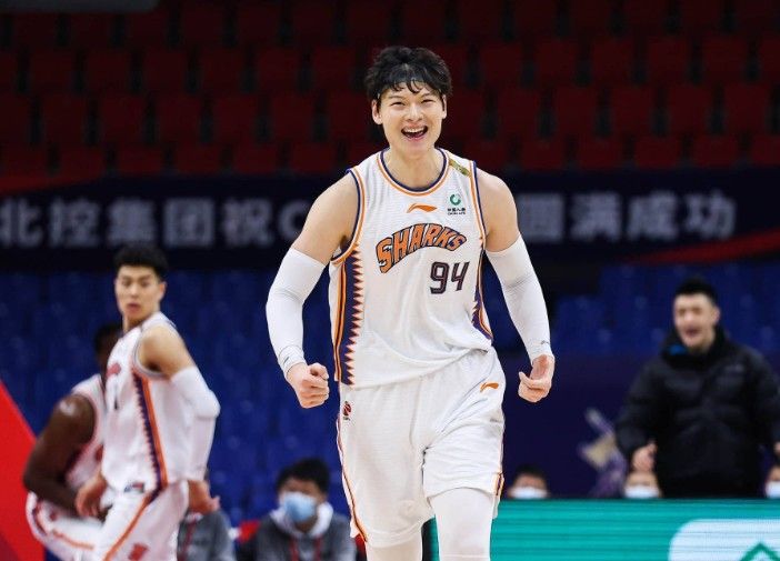 🏀北控vs上海前瞻：王哲林大战沈梓捷&amp;邹雨宸 外线投射成关键